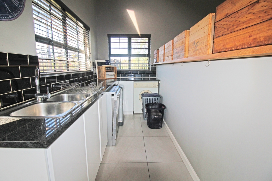 3 Bedroom Property for Sale in Country Club Western Cape